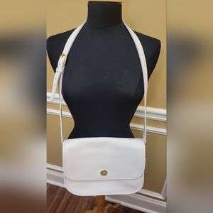 COACH White Glove Tanned Leather Shoulder Handbag